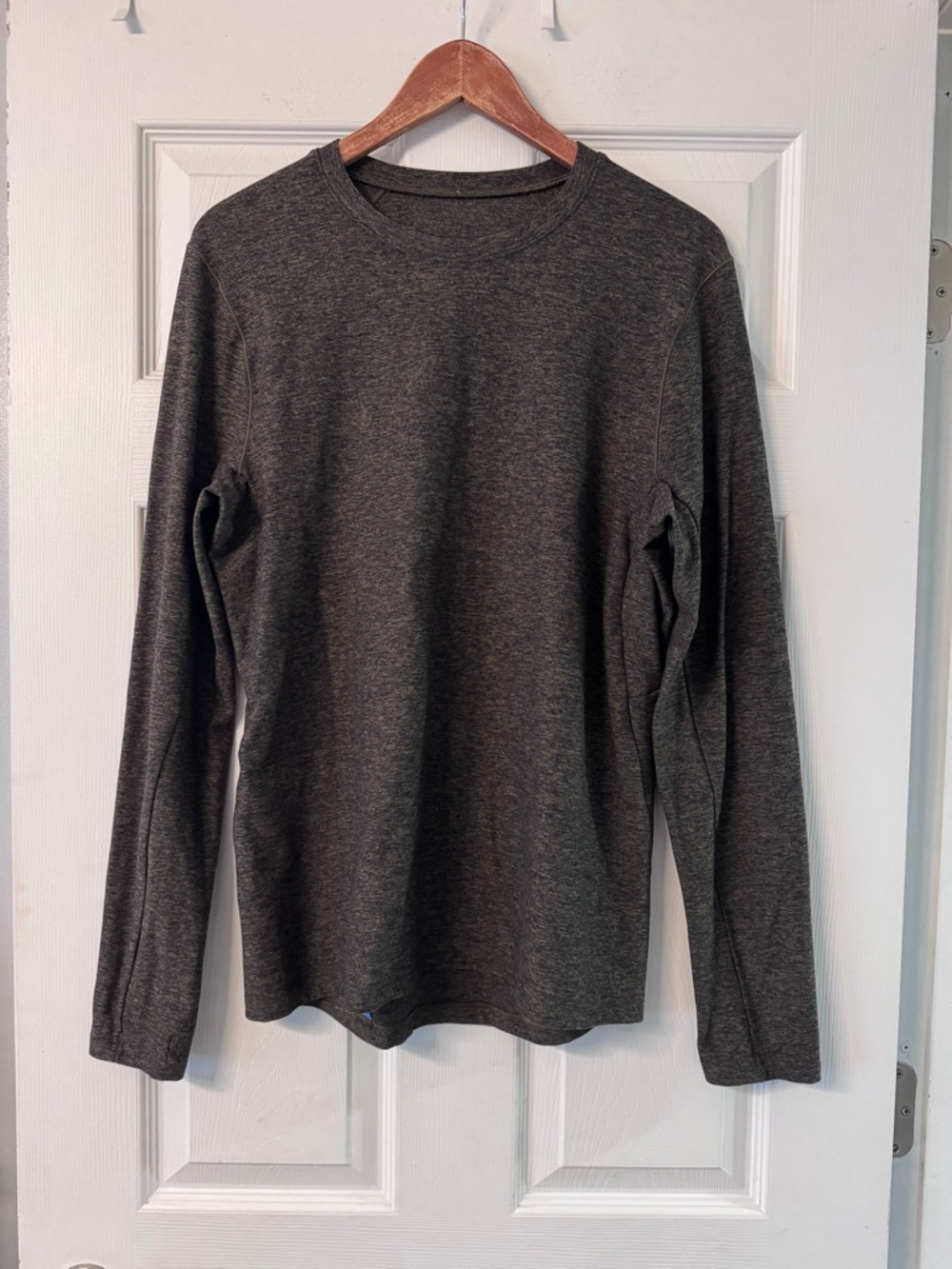 lululemon athletica Men's Long-Sleeve Crew - Army Green and Black Heather